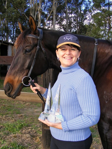 HORSE TALK TV Host Katie Hickson With Antenna Award on STRATOS Saturdays at 5pm